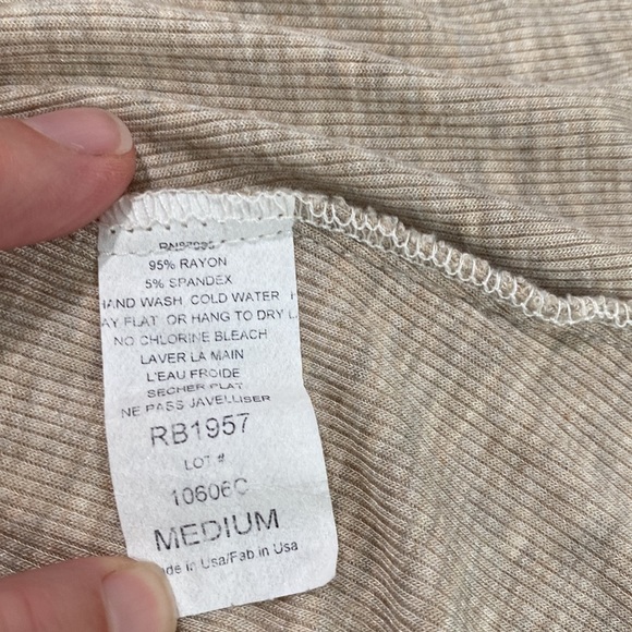 Elan rib knit top with 3 tier bell sleeve, lettuce edge hem size medium - Picture 6 of 6